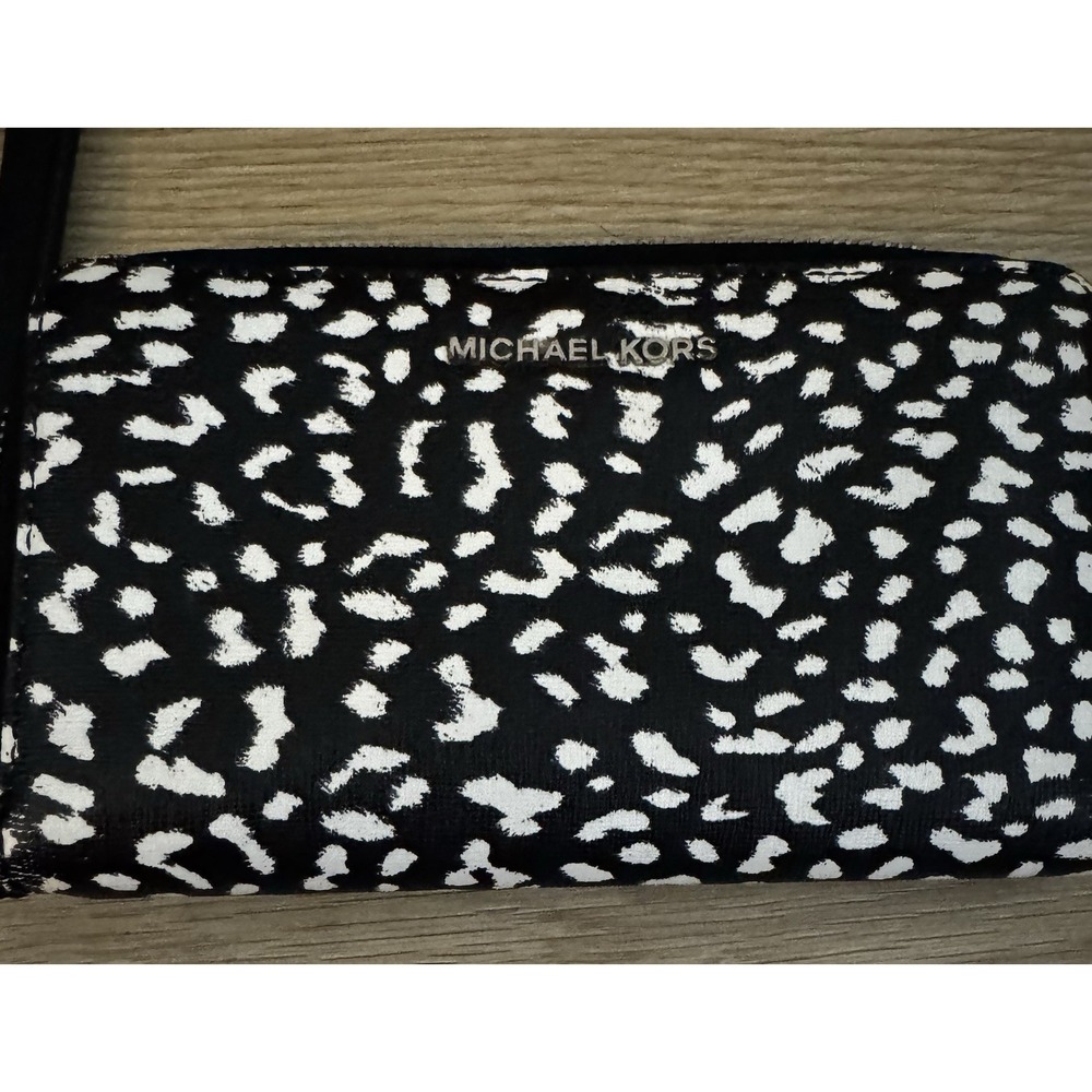 MICHAEL KORS JET SET TRAVEL Leopard  Phone CASE WRISTLET Black Wallet EUC PT3